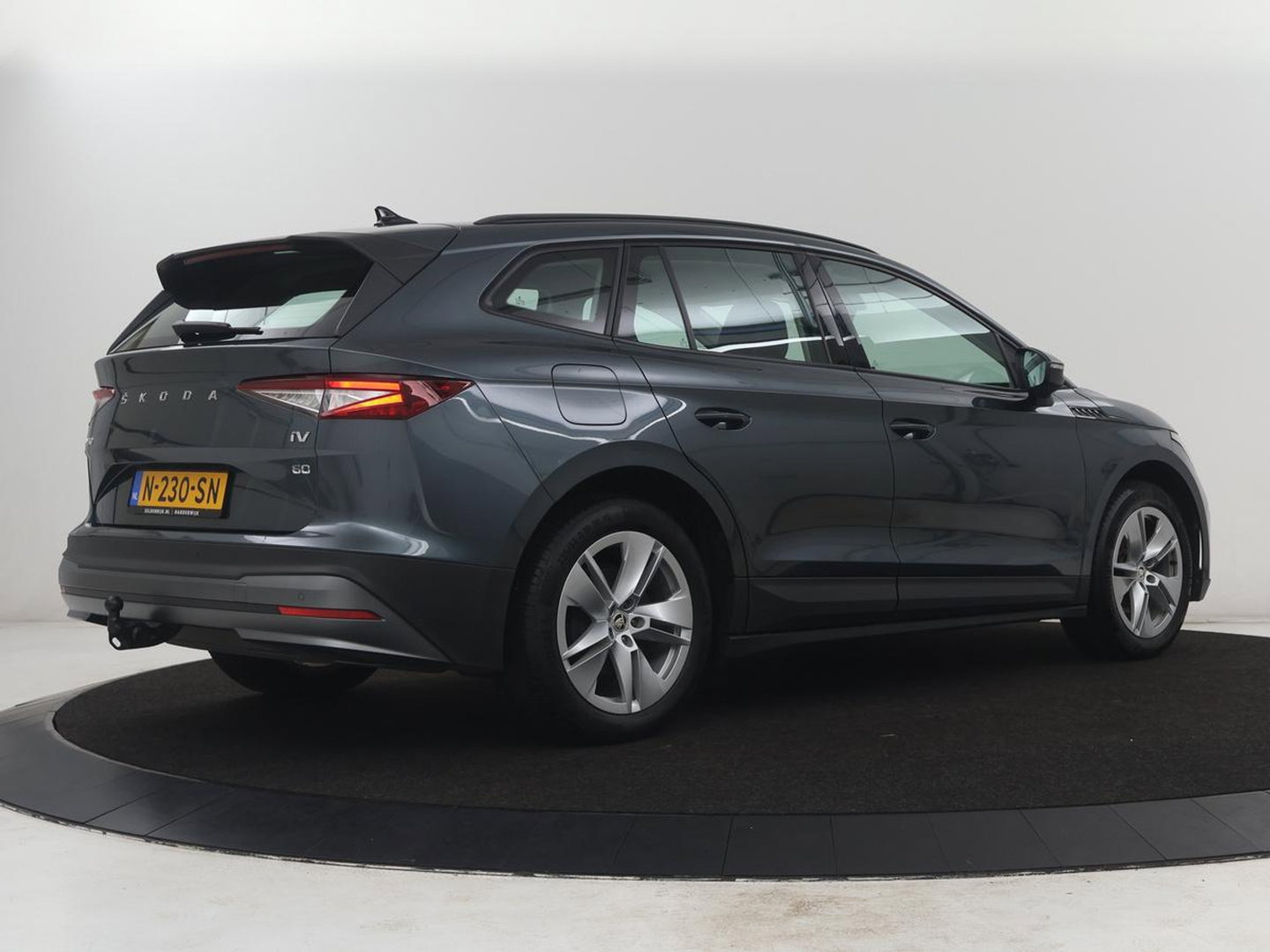 Škoda Enyaq iV 60 | SOH 93,0% | Half leder | Cruise control | Carplay | Climate control | Lane assist | Park assist | Trekhaak | Sfeerverlichting | Navigatie | Bluetooth