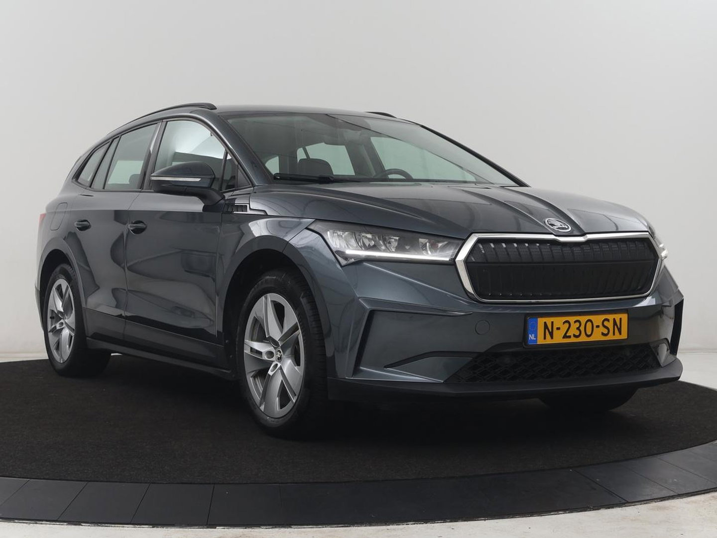 Škoda Enyaq iV 60 | SOH 93,0% | Half leder | Cruise control | Carplay | Climate control | Lane assist | Park assist | Trekhaak | Sfeerverlichting | Navigatie | Bluetooth