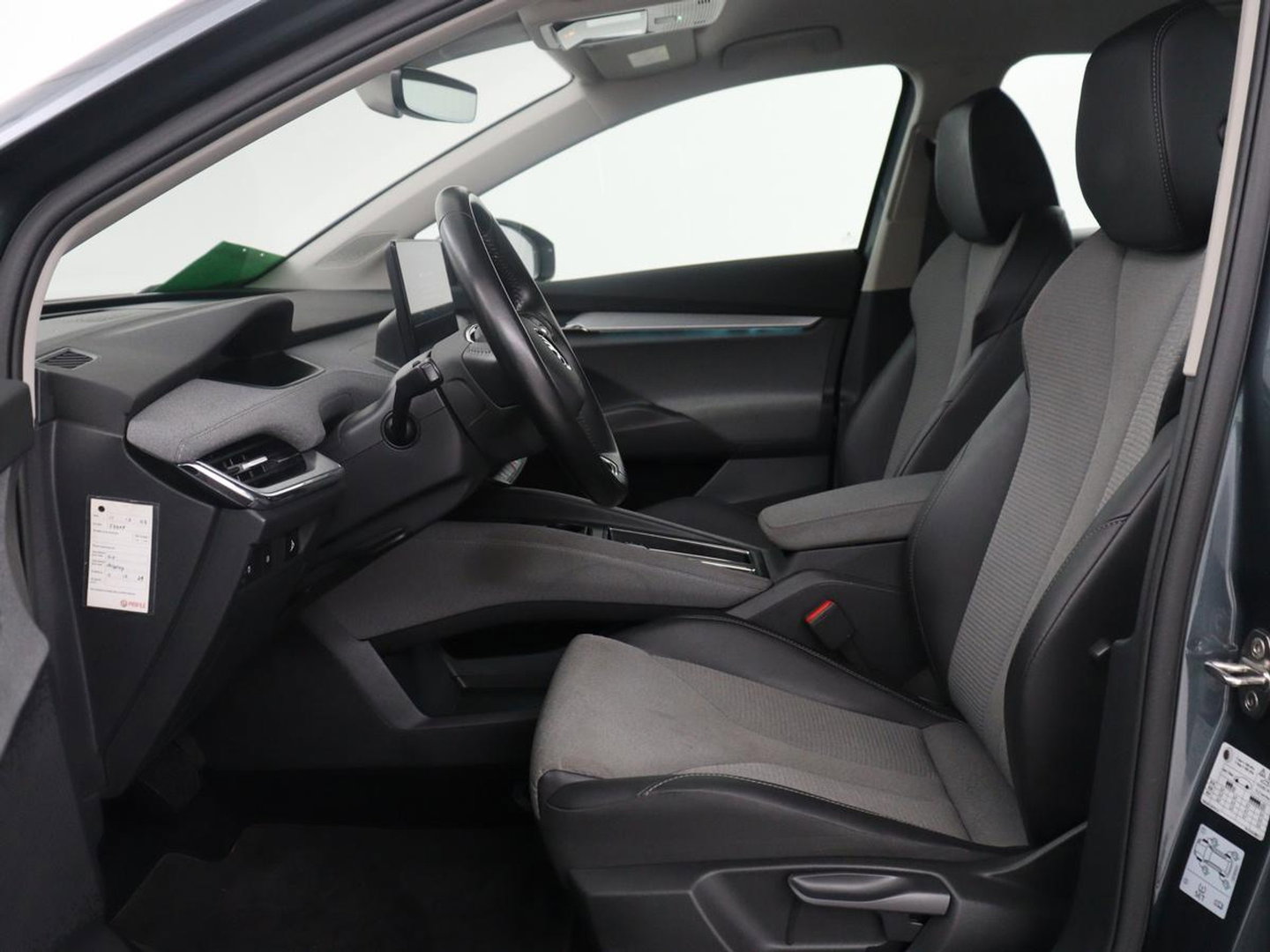 Škoda Enyaq iV 60 | SOH 93,0% | Half leder | Cruise control | Carplay | Climate control | Lane assist | Park assist | Trekhaak | Sfeerverlichting | Navigatie | Bluetooth