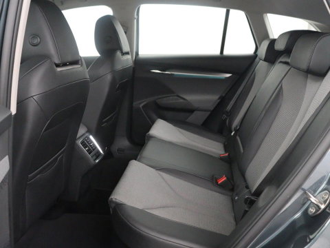 Škoda Enyaq iV 60 | SOH 93,0% | Half leder | Cruise control | Carplay | Climate control | Lane assist | Park assist | Trekhaak | Sfeerverlichting | Navigatie | Bluetooth