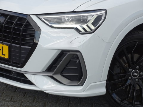 Audi Q3 35 TFSI 150pk/ S-line / 20"/ Matrix / Panorama dak