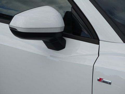 Audi Q3 35 TFSI 150pk/ S-line / 20"/ Matrix / Panorama dak