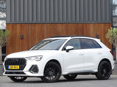 Audi Q3 35 TFSI 150pk/ S-line / 20"/ Matrix / Panorama dak