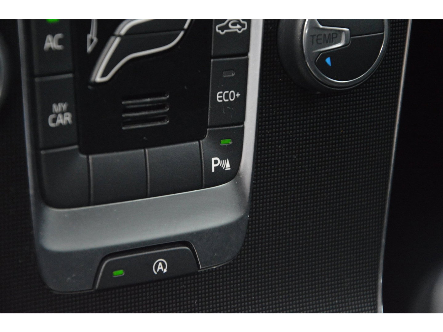 Volvo V40 1.5 T2 Nordic+ | Automaat | Perfect onderhouden | Parkeersensoren | Cruise Control |
