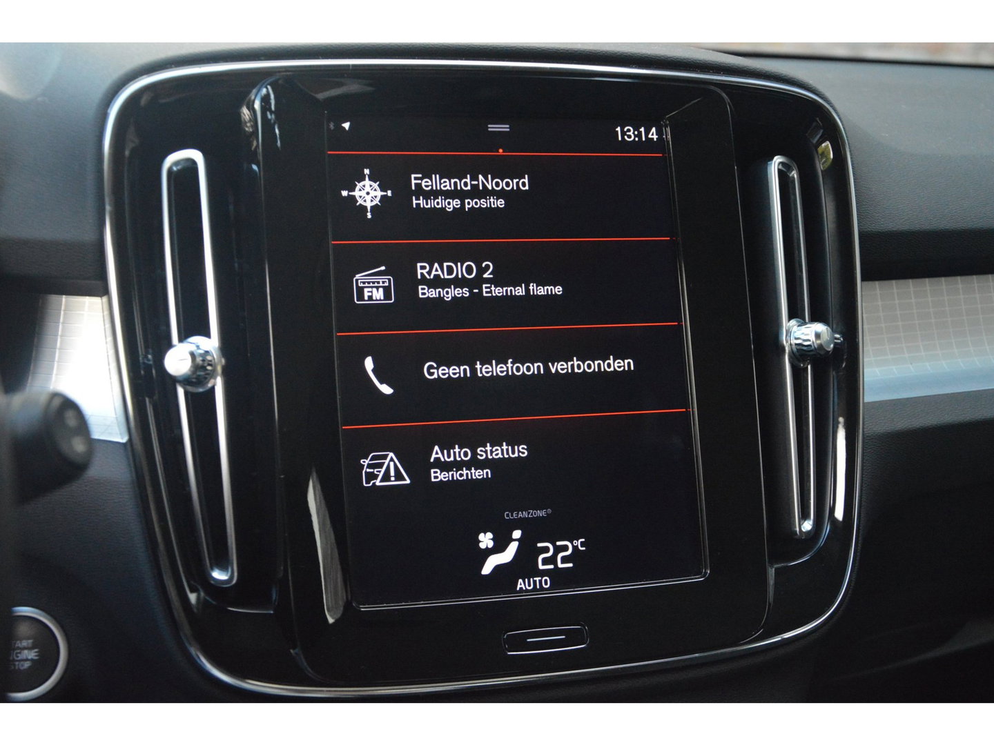Volvo XC40 2.0 T4 Momentum | Camera | Trekhaak 1800KG | Apple CarPlay | Perfect onderhouden |
