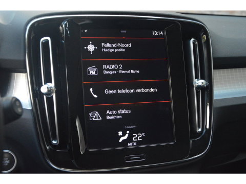 Volvo XC40 2.0 T4 Momentum | Camera | Trekhaak 1800KG | Apple CarPlay | Perfect onderhouden |