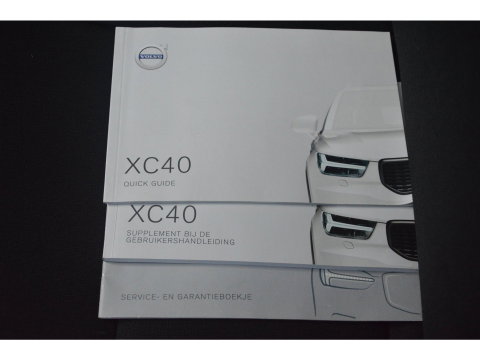 Volvo XC40 2.0 T4 Momentum | Camera | Trekhaak 1800KG | Apple CarPlay | Perfect onderhouden |