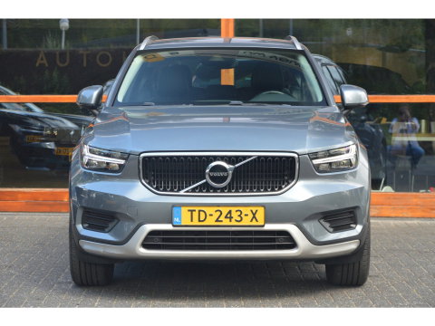 Volvo XC40 2.0 T4 Momentum | Camera | Trekhaak 1800KG | Apple CarPlay | Perfect onderhouden |