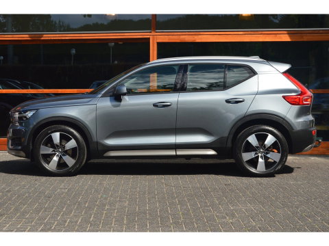Volvo XC40 2.0 T4 Momentum | Camera | Trekhaak 1800KG | Apple CarPlay | Perfect onderhouden |