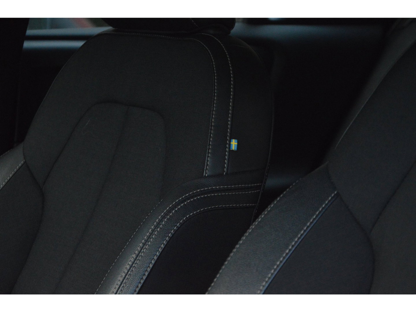 Volvo XC40 2.0 T4 Momentum | Camera | Trekhaak 1800KG | Apple CarPlay | Perfect onderhouden |