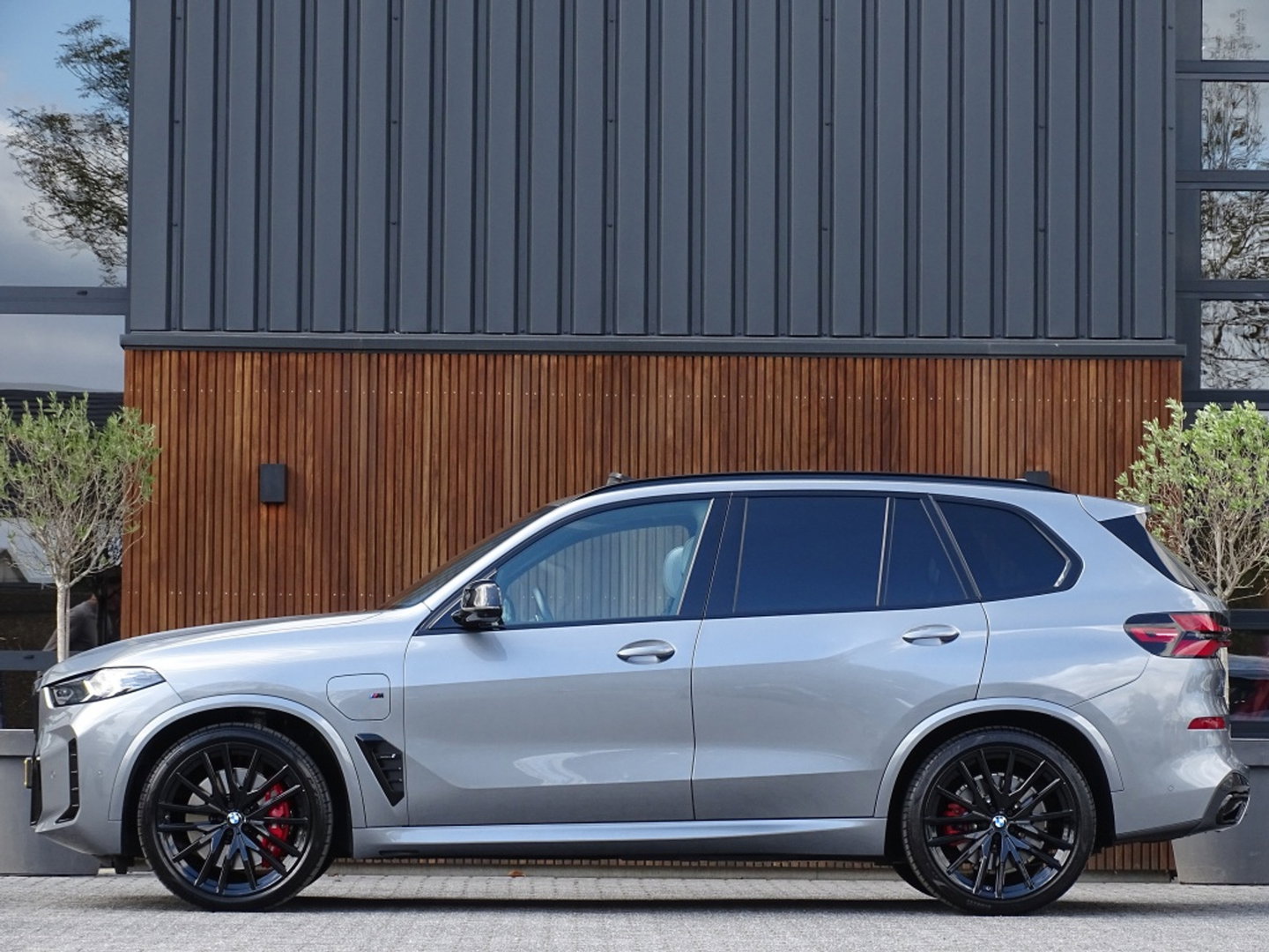 BMW X5 50e 490PK xDrive M-Sport / Individual / Skylounge / Harman Kardon