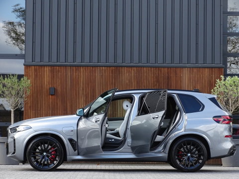 BMW X5 50e 490PK xDrive M-Sport / Individual / Skylounge / Harman Kardon