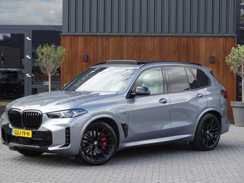 BMW X5 50e 490PK xDrive M-Sport / Individual / Skylounge / Harman Kardon