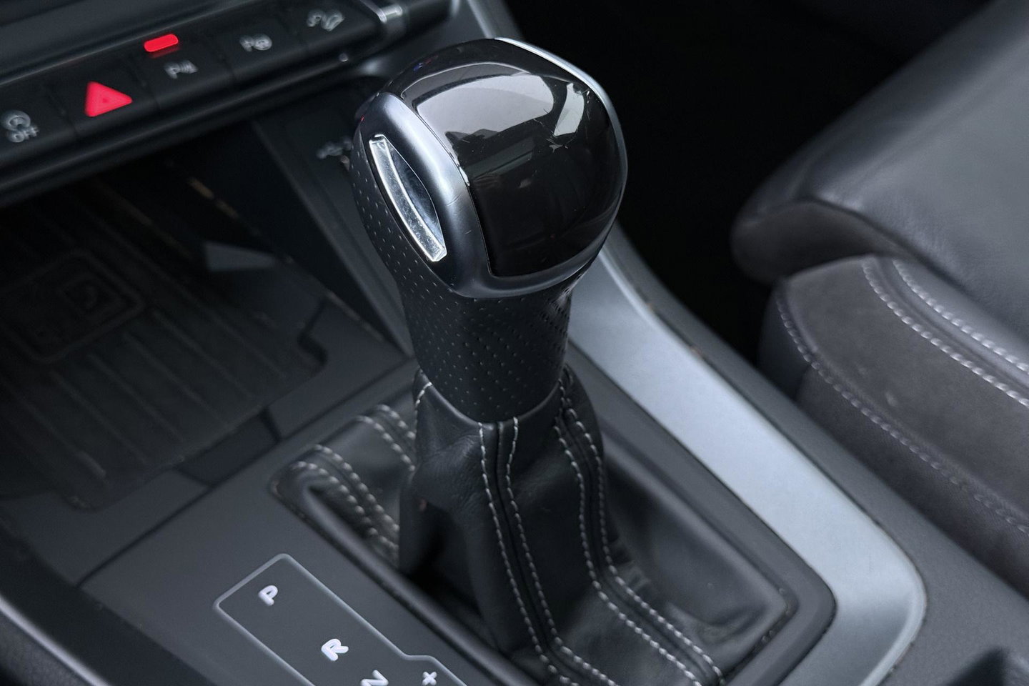 Audi Q3 40 TFSI Quattro Business Edition | Panoramadak | 360° Camera | Keyless | BLIS | Elektrische Stoelen | Stoel+Stuurverwarming | ACC