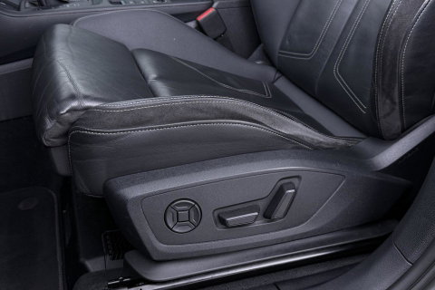 Audi Q3 40 TFSI Quattro Business Edition | Panoramadak | 360° Camera | Keyless | BLIS | Elektrische Stoelen | Stoel+Stuurverwarming | ACC