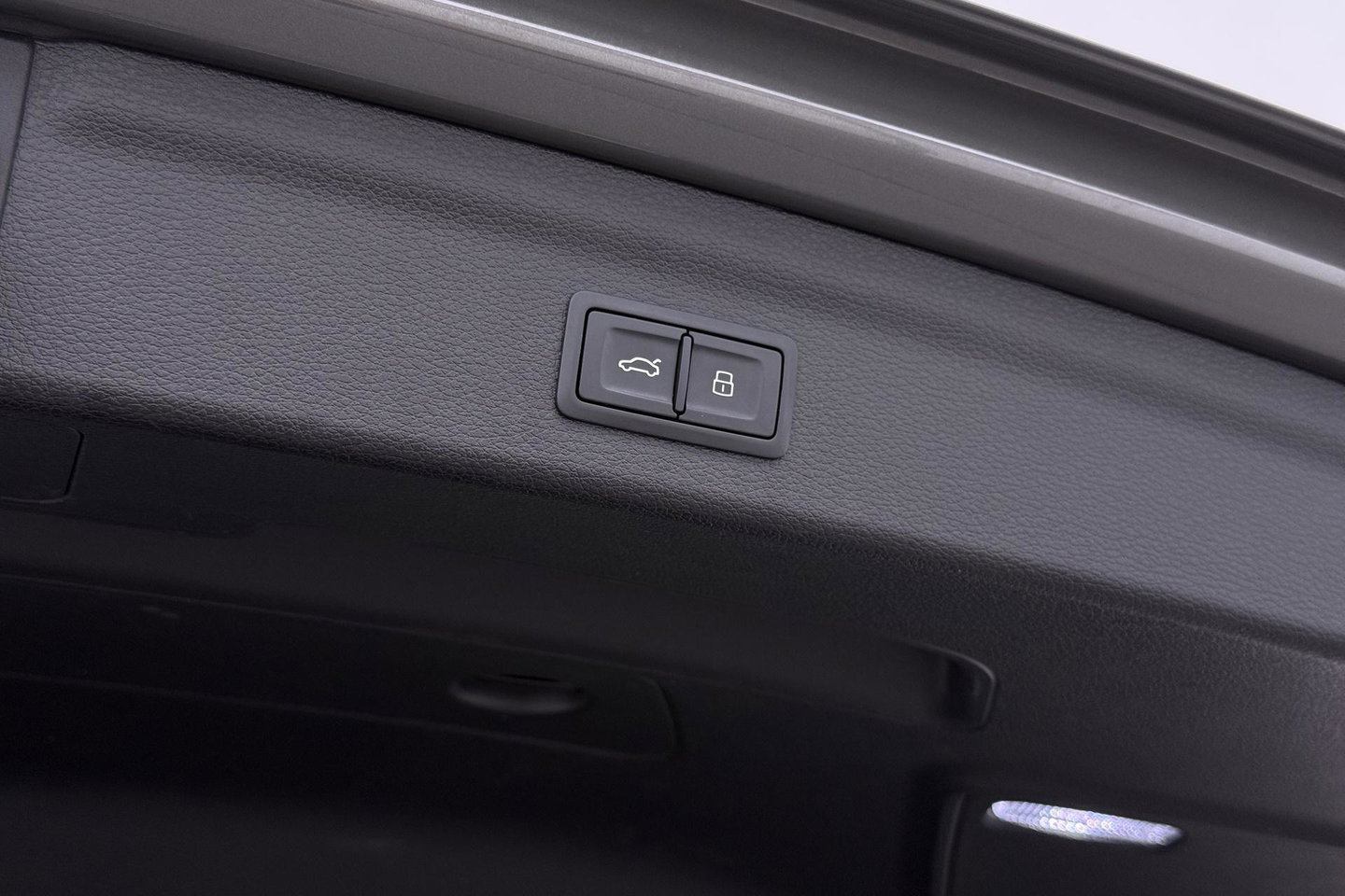 Audi Q3 40 TFSI Quattro Business Edition | Panoramadak | 360° Camera | Keyless | BLIS | Elektrische Stoelen | Stoel+Stuurverwarming | ACC