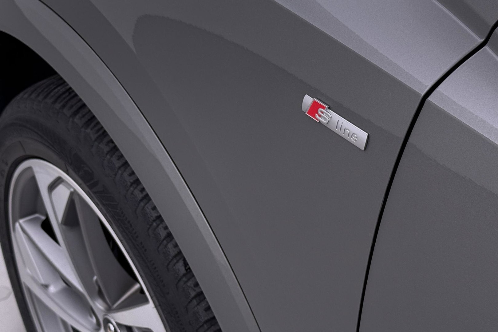 Audi Q3 40 TFSI Quattro Business Edition | Panoramadak | 360° Camera | Keyless | BLIS | Elektrische Stoelen | Stoel+Stuurverwarming | ACC