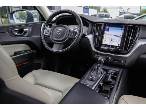 Volvo XC60 2.0 T5 AWD Momentum 250pk | Leder + Trekhaak