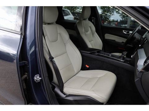 Volvo XC60 2.0 T5 AWD Momentum 250pk | Leder + Trekhaak