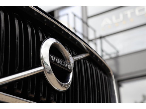 Volvo XC60 2.0 T5 AWD Momentum 250pk | Leder + Trekhaak