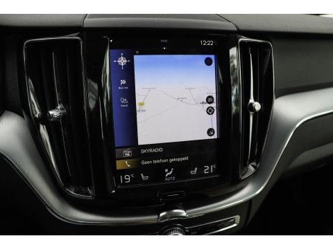 Volvo XC60 2.0 T5 AWD Momentum 250pk | Leder + Trekhaak