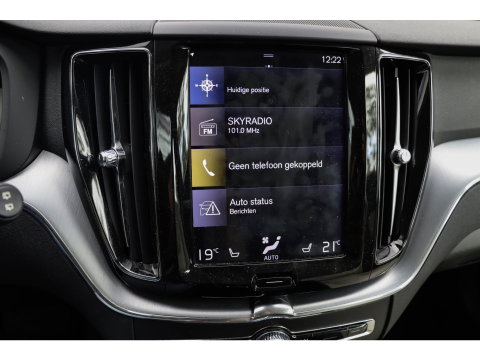 Volvo XC60 2.0 T5 AWD Momentum 250pk | Leder + Trekhaak