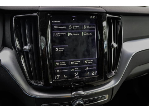 Volvo XC60 2.0 T5 AWD Momentum 250pk | Leder + Trekhaak