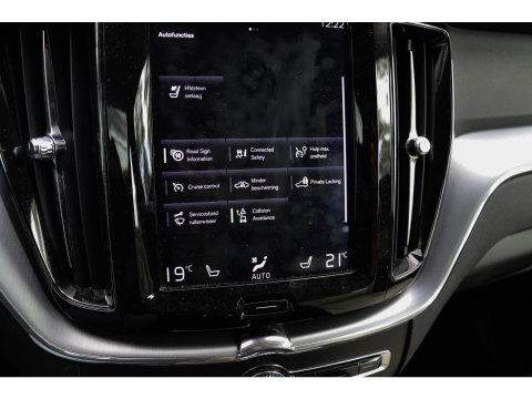 Volvo XC60 2.0 T5 AWD Momentum 250pk | Leder + Trekhaak