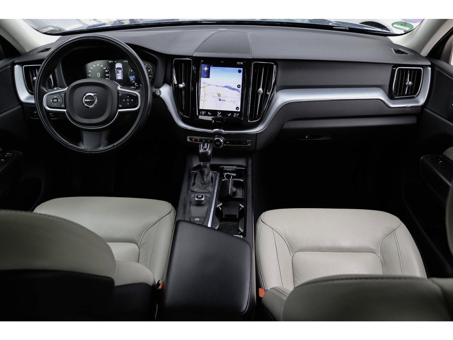 Volvo XC60 2.0 T5 AWD Momentum 250pk | Leder + Trekhaak