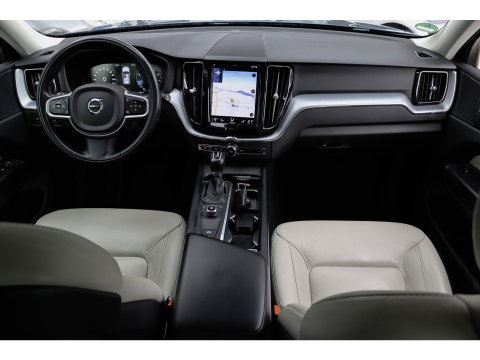 Volvo XC60 2.0 T5 AWD Momentum 250pk | Leder + Trekhaak