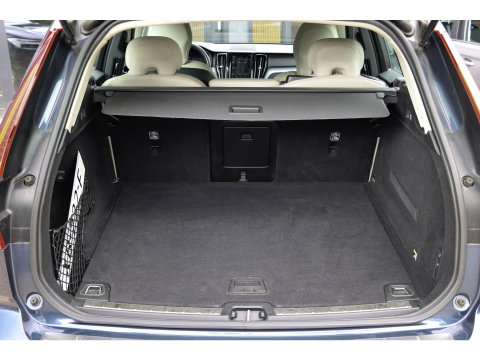 Volvo XC60 2.0 T5 AWD Momentum 250pk | Leder + Trekhaak