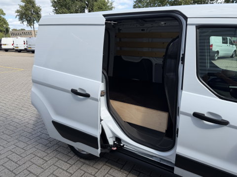 Ford Transit Connect 1.5 EcoBlue L1 Trend / vaste prijs rijklaar € 10.950 ex btw / euro 6 / bpm vrij / lease vanaf € 185 / 3 zits / navigatie / camera / ingerichte laadruimte / cruise control !