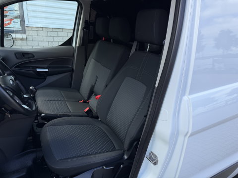 Ford Transit Connect 1.5 EcoBlue L1 Trend / vaste prijs rijklaar € 10.950 ex btw / euro 6 / bpm vrij / lease vanaf € 185 / 3 zits / navigatie / camera / ingerichte laadruimte / cruise control !
