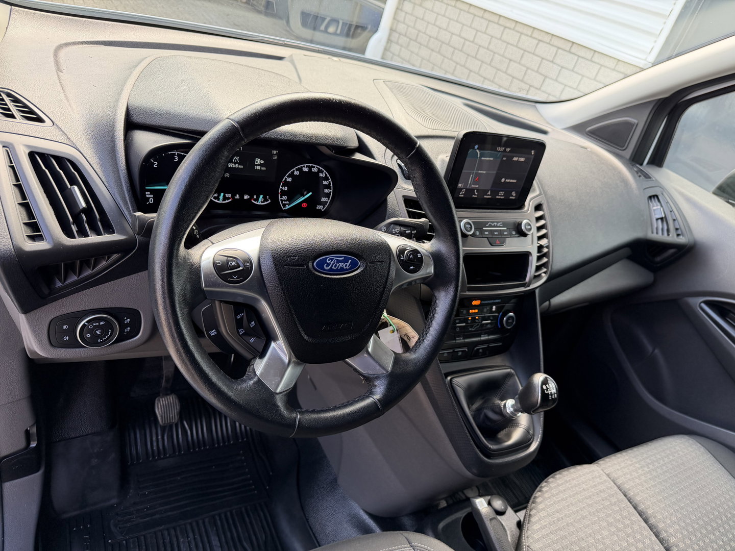Ford Transit Connect 1.5 EcoBlue L1 Trend / vaste prijs rijklaar € 10.950 ex btw / euro 6 / bpm vrij / lease vanaf € 185 / 3 zits / navigatie / camera / ingerichte laadruimte / cruise control !