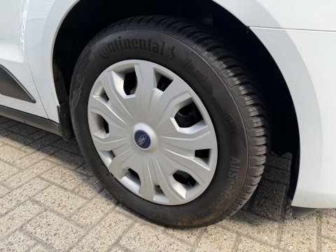 Ford Transit Connect 1.5 EcoBlue L1 Trend / vaste prijs rijklaar € 10.950 ex btw / euro 6 / bpm vrij / lease vanaf € 185 / 3 zits / navigatie / camera / ingerichte laadruimte / cruise control !