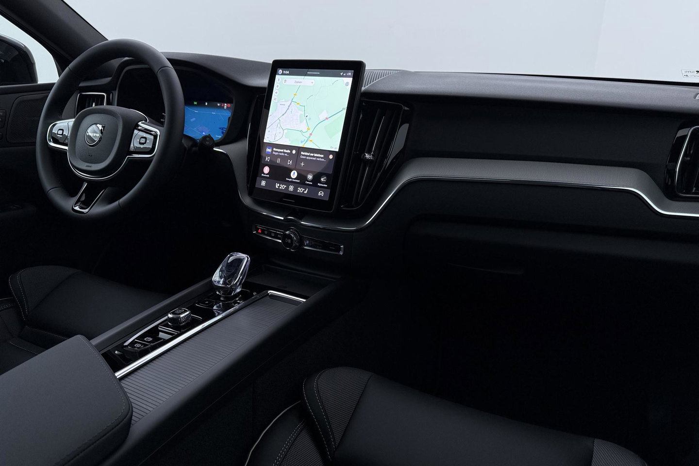 Volvo XC60 T6 Plus Black Edition | Harman/Kardon | Pilot Assist | Panoramadak | 360° Camera | Head-Up | Stoel+Stuurverwarming | 21 Inch