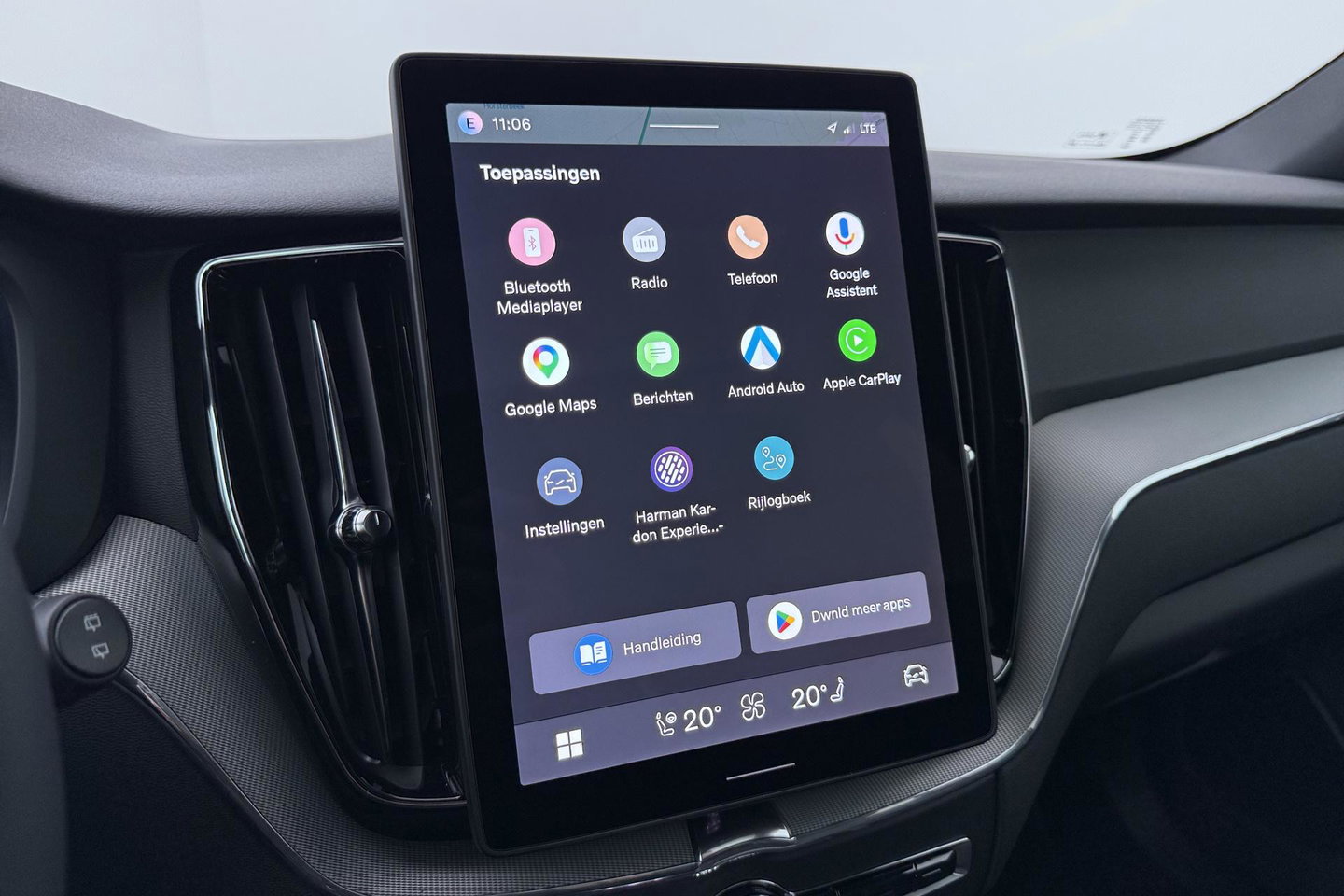 Volvo XC60 T6 Plus Black Edition | Harman/Kardon | Pilot Assist | Panoramadak | 360° Camera | Head-Up | Stoel+Stuurverwarming | 21 Inch