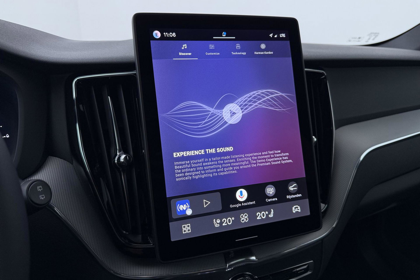 Volvo XC60 T6 Plus Black Edition | Harman/Kardon | Pilot Assist | Panoramadak | 360° Camera | Head-Up | Stoel+Stuurverwarming | 21 Inch