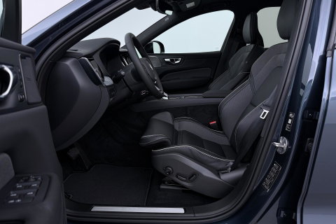Volvo XC60 T6 Plus Black Edition | Harman/Kardon | Pilot Assist | Panoramadak | 360° Camera | Head-Up | Stoel+Stuurverwarming | 21 Inch
