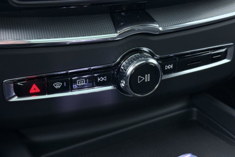 Volvo XC60 T6 Plus Black Edition | Harman/Kardon | Pilot Assist | Panoramadak | 360° Camera | Head-Up | Stoel+Stuurverwarming | 21 Inch