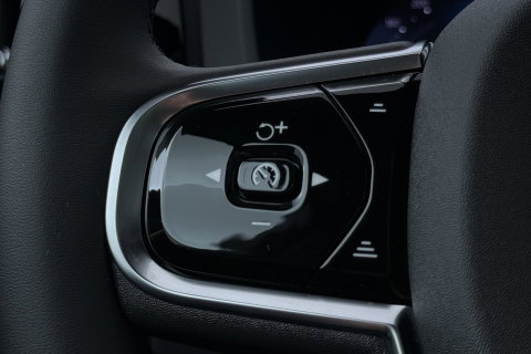 Volvo XC60 T6 Plus Black Edition | Harman/Kardon | Pilot Assist | Panoramadak | 360° Camera | Head-Up | Stoel+Stuurverwarming | 21 Inch