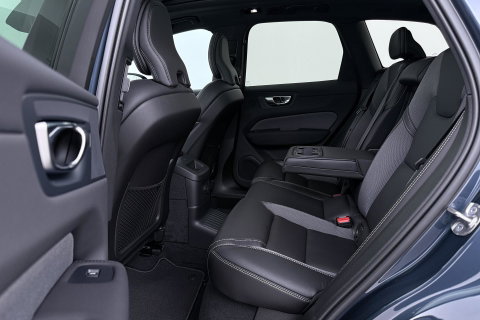 Volvo XC60 T6 Plus Black Edition | Harman/Kardon | Pilot Assist | Panoramadak | 360° Camera | Head-Up | Stoel+Stuurverwarming | 21 Inch