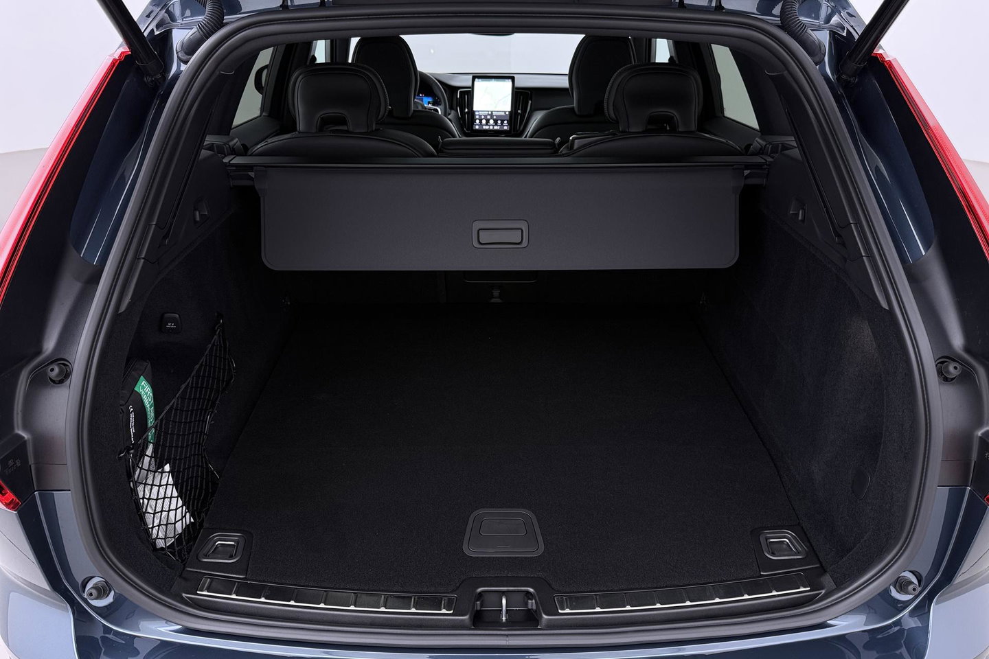Volvo XC60 T6 Plus Black Edition | Harman/Kardon | Pilot Assist | Panoramadak | 360° Camera | Head-Up | Stoel+Stuurverwarming | 21 Inch