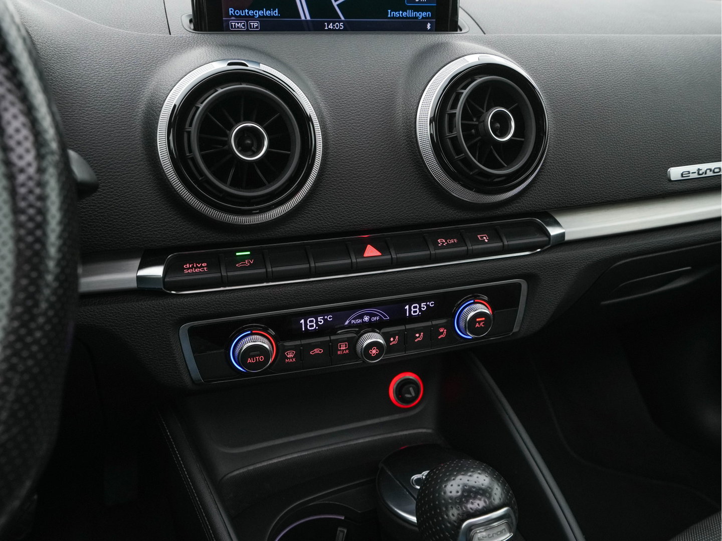 Audi A3 Sportback 1.4 e-tron S-Line Ambition Pro Line plus (Plug-In) Aut. *PANO | LEATHER-FABRIC | FULL-LED | HEATED-SPORTSEATS | KEYLESS | NAVI-FULLMAP | ECC | PDC | CRUISE | 18''ALU*