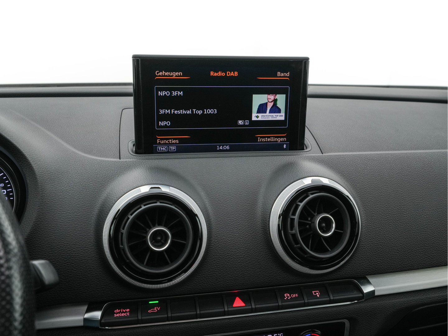 Audi A3 Sportback 1.4 e-tron S-Line Ambition Pro Line plus (Plug-In) Aut. *PANO | LEATHER-FABRIC | FULL-LED | HEATED-SPORTSEATS | KEYLESS | NAVI-FULLMAP | ECC | PDC | CRUISE | 18''ALU*