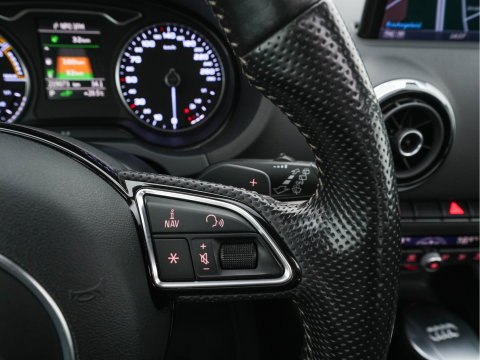 Audi A3 Sportback 1.4 e-tron S-Line Ambition Pro Line plus (Plug-In) Aut. *PANO | LEATHER-FABRIC | FULL-LED | HEATED-SPORTSEATS | KEYLESS | NAVI-FULLMAP | ECC | PDC | CRUISE | 18''ALU*