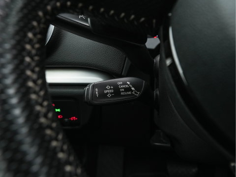Audi A3 Sportback 1.4 e-tron S-Line Ambition Pro Line plus (Plug-In) Aut. *PANO | LEATHER-FABRIC | FULL-LED | HEATED-SPORTSEATS | KEYLESS | NAVI-FULLMAP | ECC | PDC | CRUISE | 18''ALU*