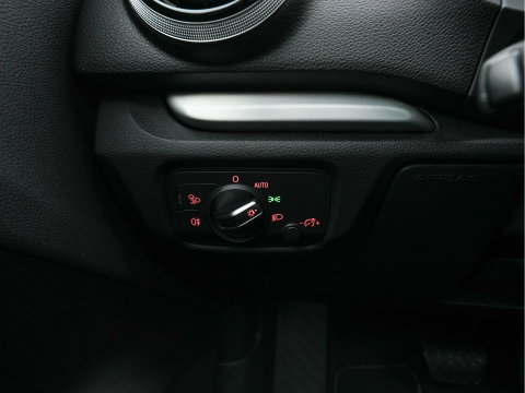 Audi A3 Sportback 1.4 e-tron S-Line Ambition Pro Line plus (Plug-In) Aut. *PANO | LEATHER-FABRIC | FULL-LED | HEATED-SPORTSEATS | KEYLESS | NAVI-FULLMAP | ECC | PDC | CRUISE | 18''ALU*