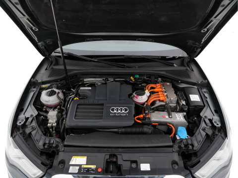 Audi A3 Sportback 1.4 e-tron S-Line Ambition Pro Line plus (Plug-In) Aut. *PANO | LEATHER-FABRIC | FULL-LED | HEATED-SPORTSEATS | KEYLESS | NAVI-FULLMAP | ECC | PDC | CRUISE | 18''ALU*