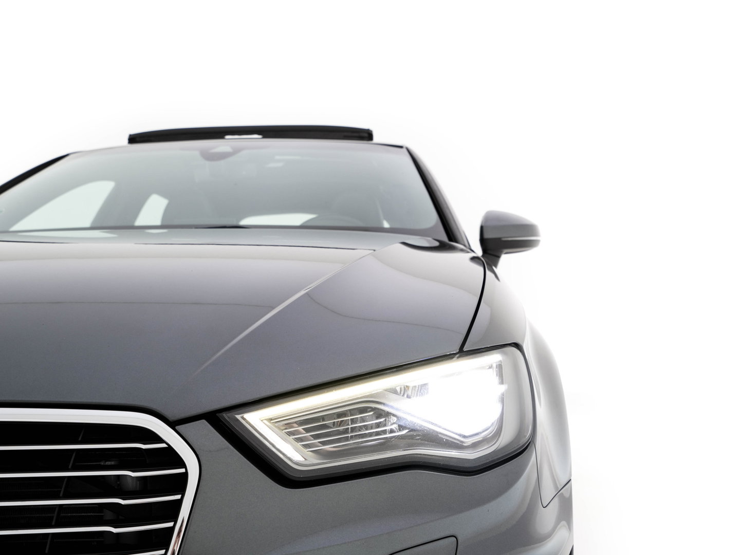 Audi A3 Sportback 1.4 e-tron S-Line Ambition Pro Line plus (Plug-In) Aut. *PANO | LEATHER-FABRIC | FULL-LED | HEATED-SPORTSEATS | KEYLESS | NAVI-FULLMAP | ECC | PDC | CRUISE | 18''ALU*